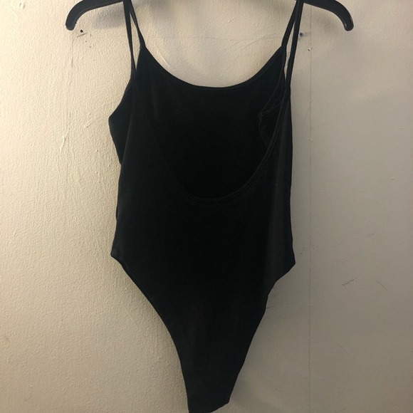 2 body suits b&w - Picture 2 of 4